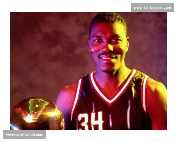 奥拉朱旺亲授梦幻脚步！科比获赞天才传承内线绝学